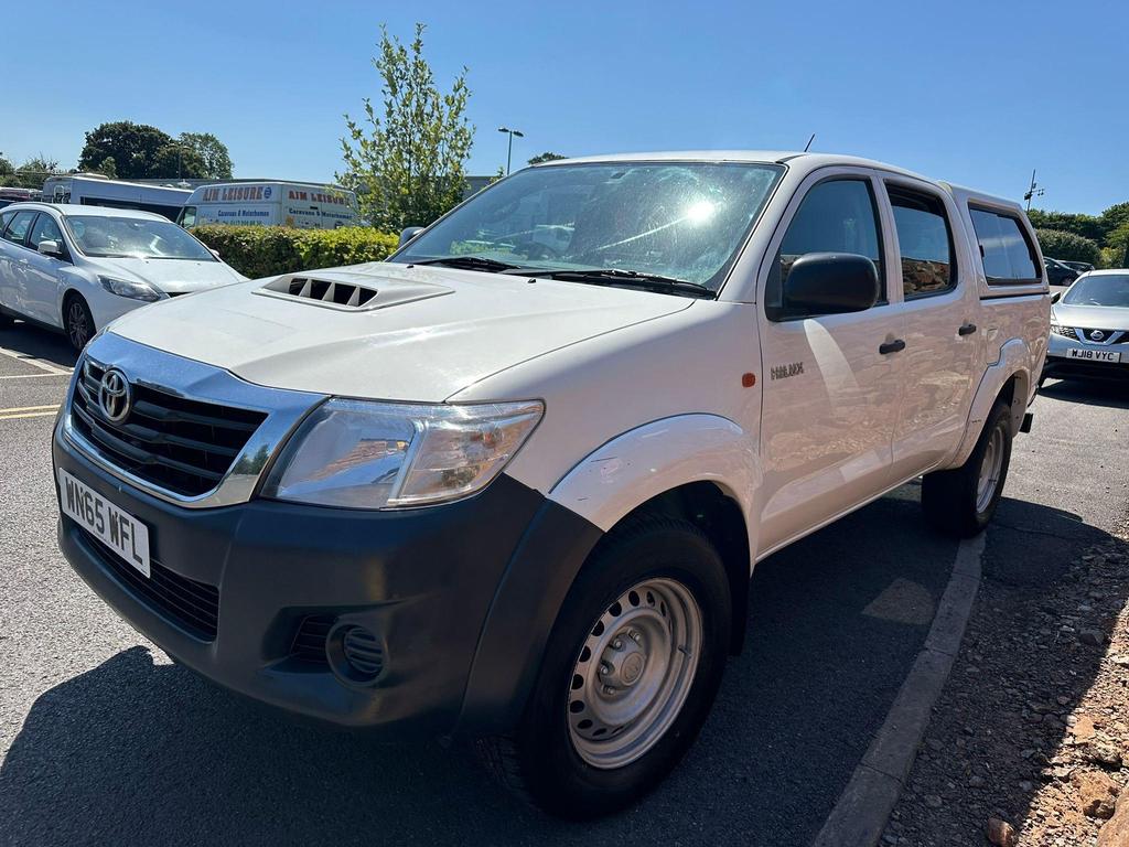 TOYOTA Hilux