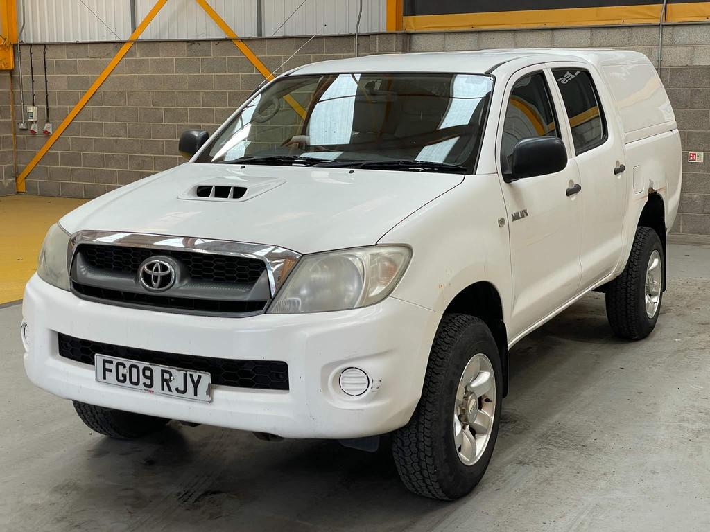 TOYOTA Hilux