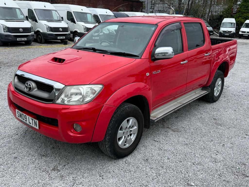 TOYOTA Hilux