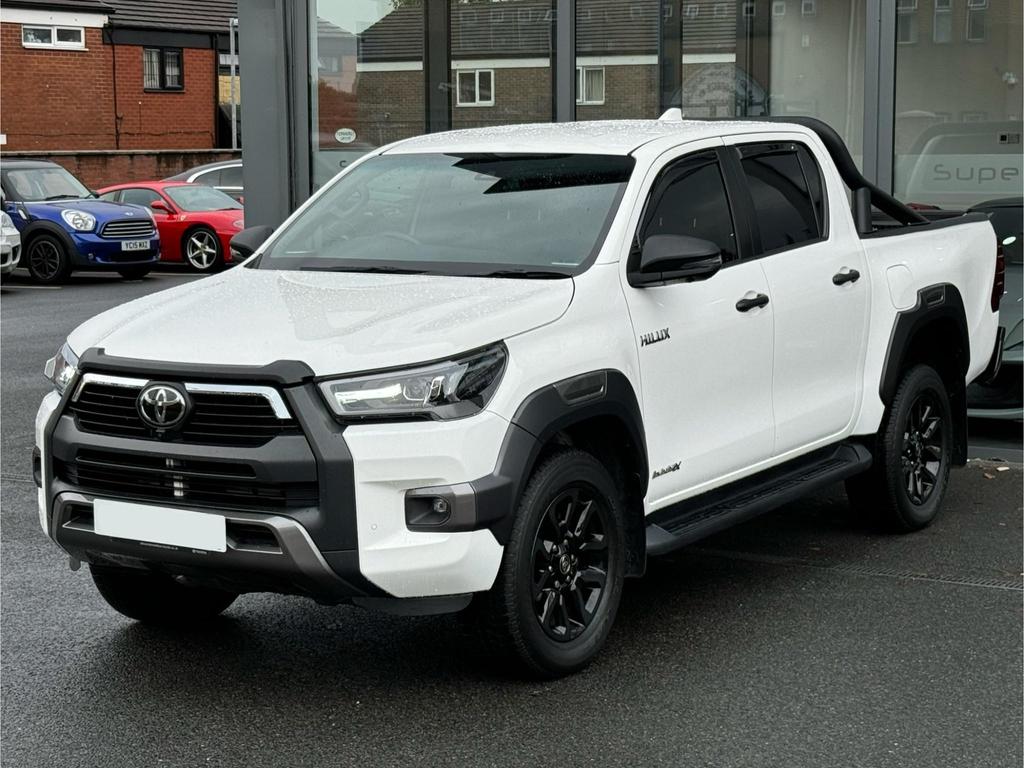 TOYOTA Hilux