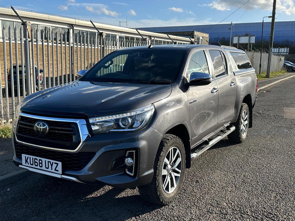 TOYOTA Hilux