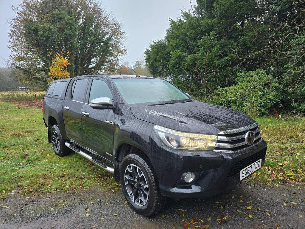 TOYOTA Hilux