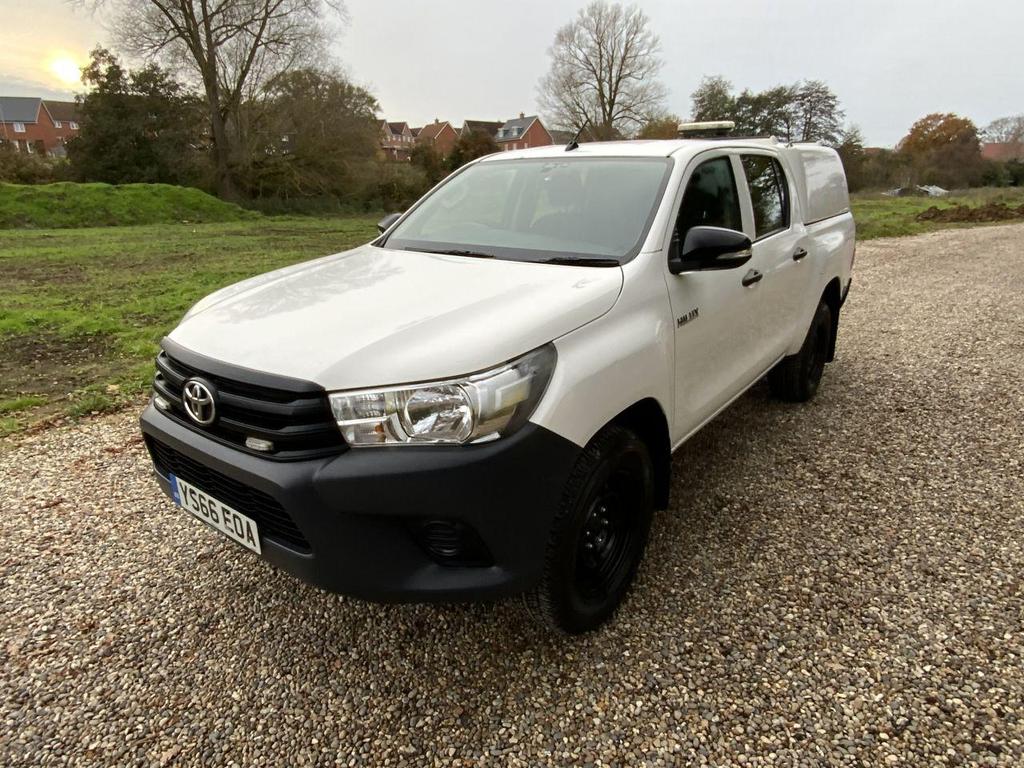 TOYOTA Hilux