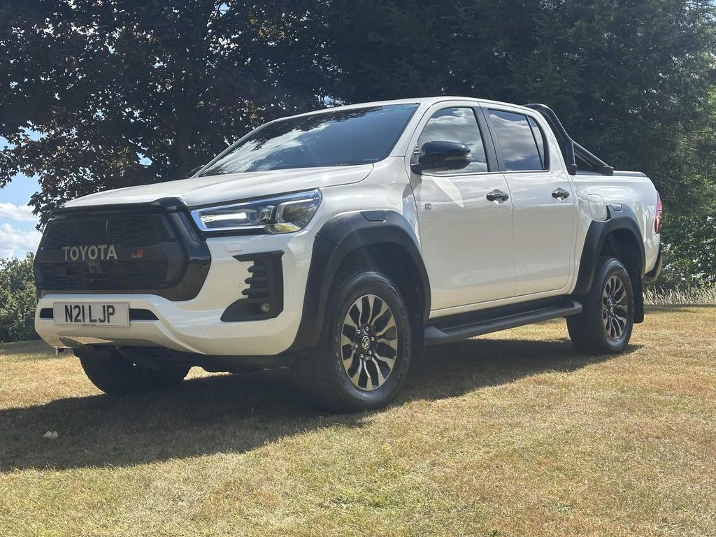 TOYOTA Hilux