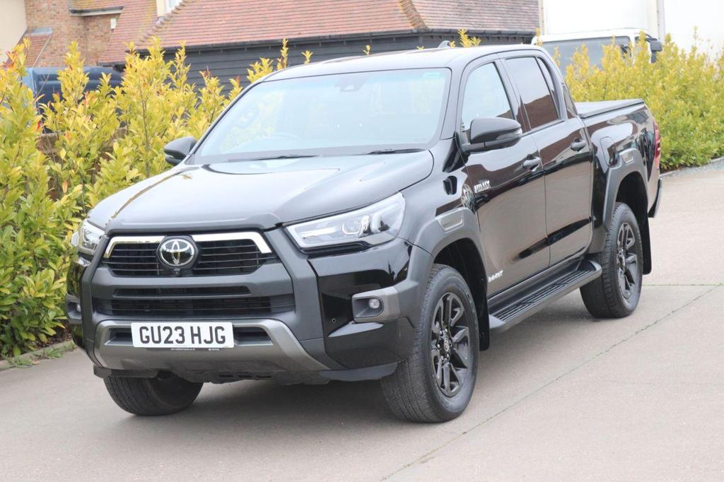TOYOTA Hilux