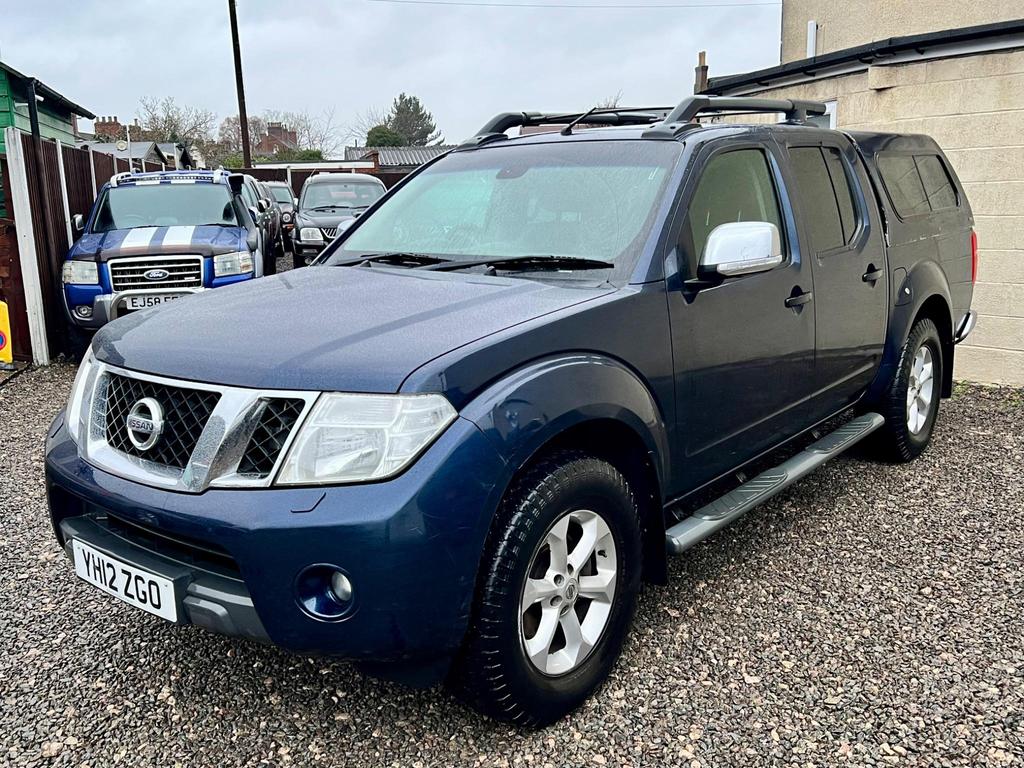 NISSAN Navara