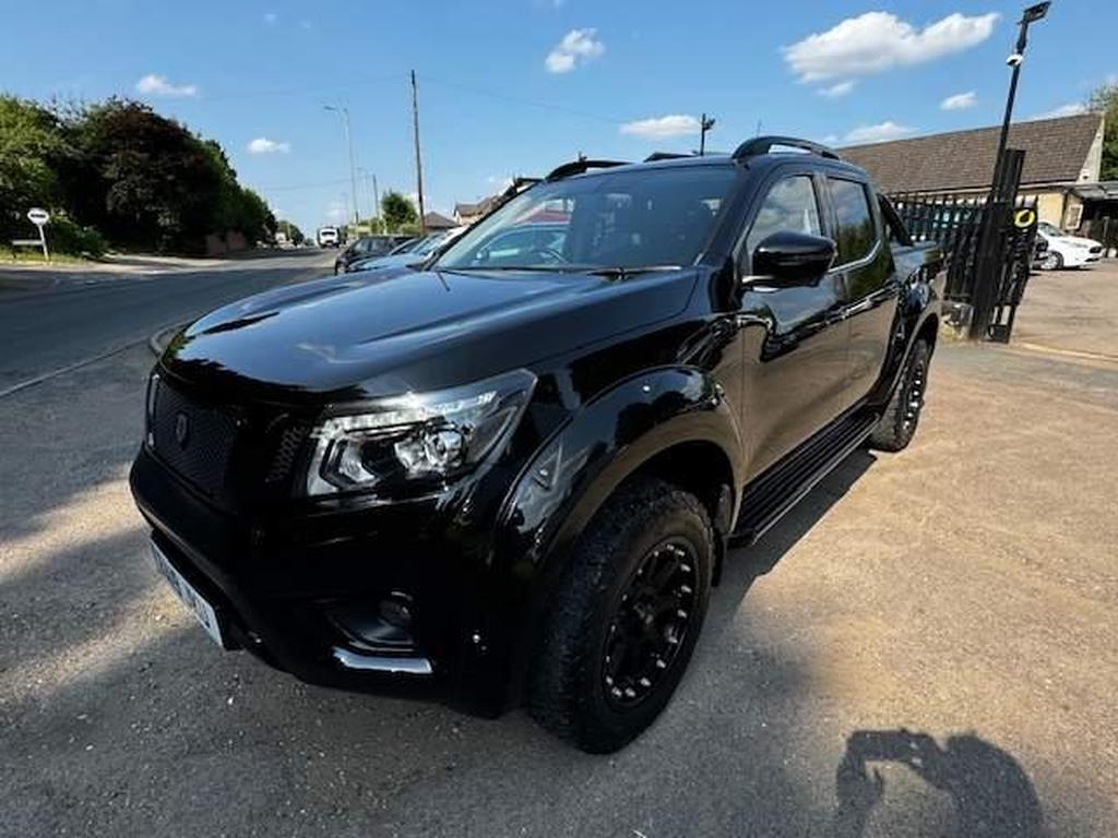 NISSAN Navara