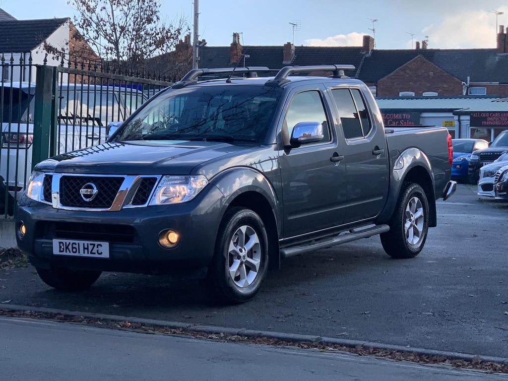 NISSAN Navara