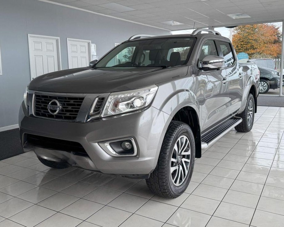 NISSAN Navara