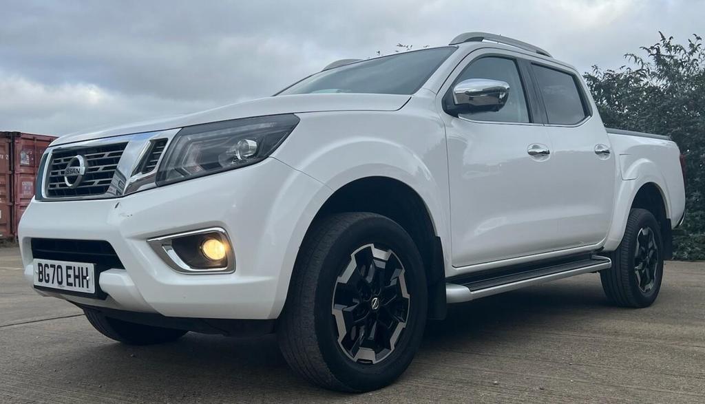 NISSAN Navara