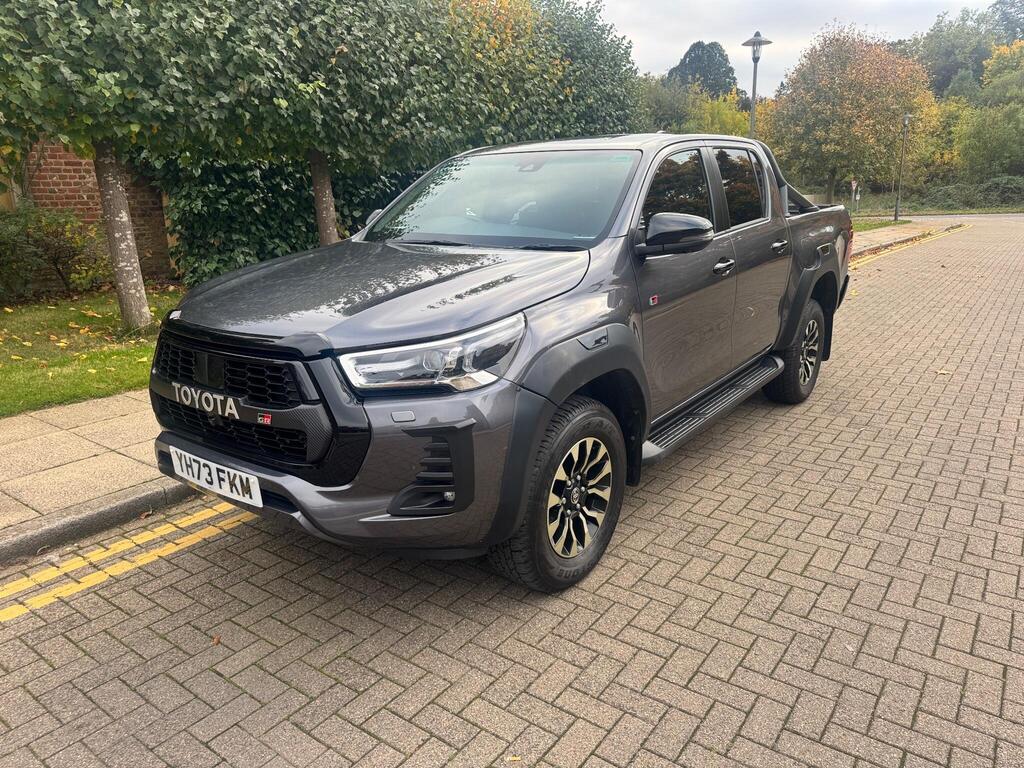 TOYOTA Hilux