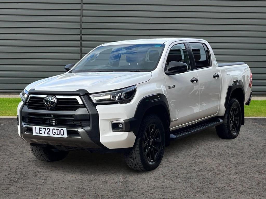 TOYOTA Hilux