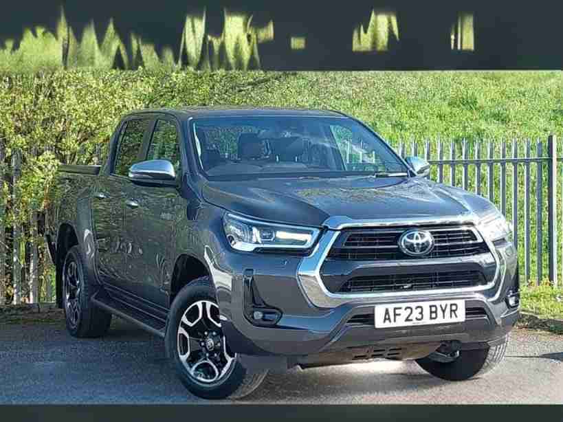 TOYOTA Hilux