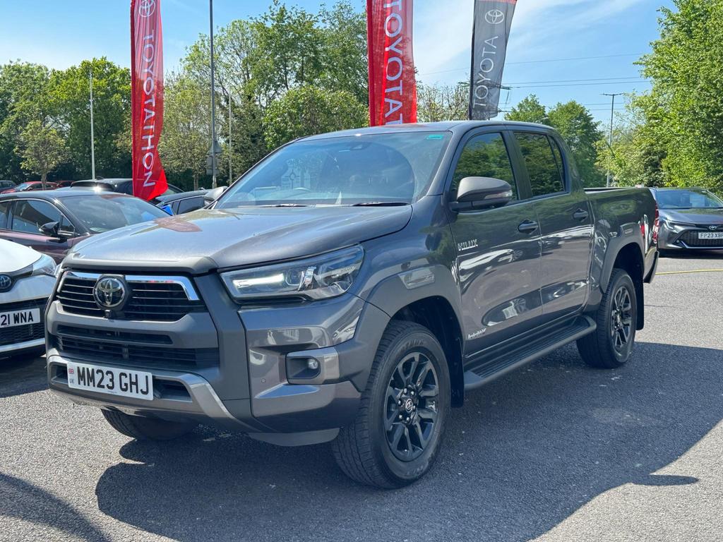 TOYOTA Hilux