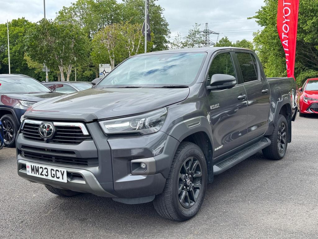 TOYOTA Hilux