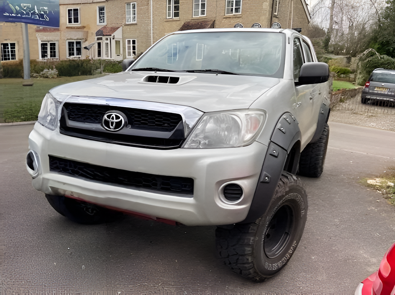 TOYOTA Hilux