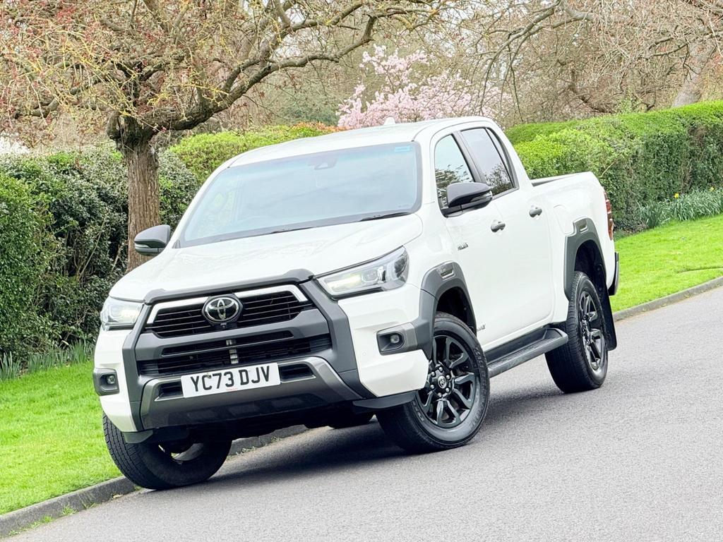 TOYOTA Hilux