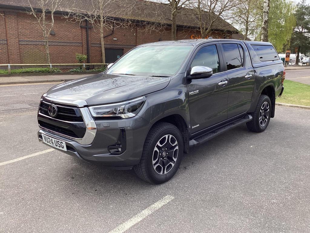 TOYOTA Hilux 