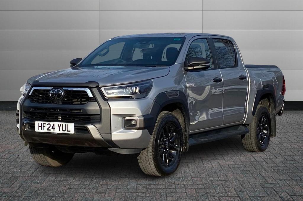 TOYOTA Hilux