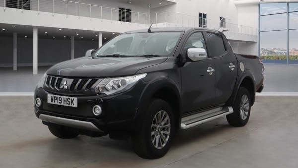 MITSUBISHI L200