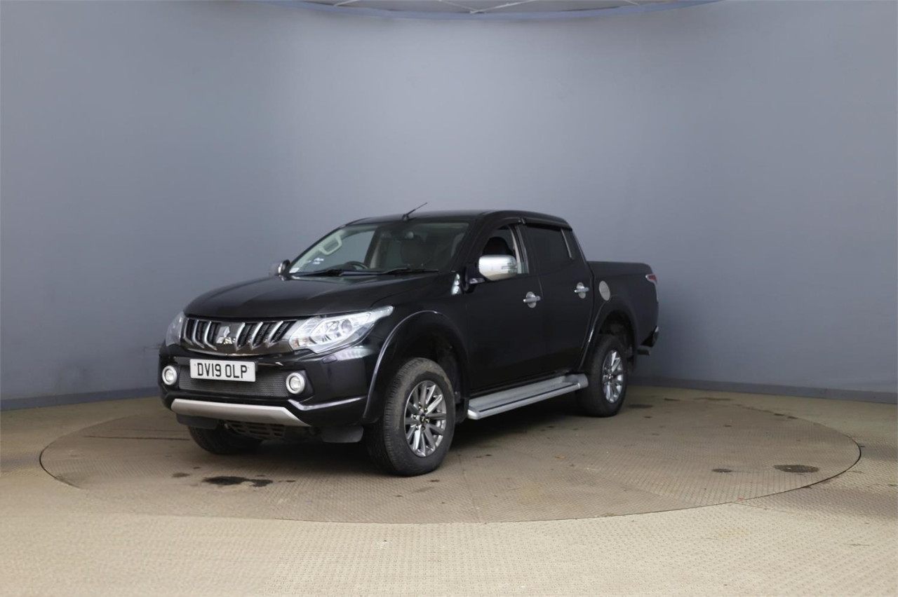 MITSUBISHI L200